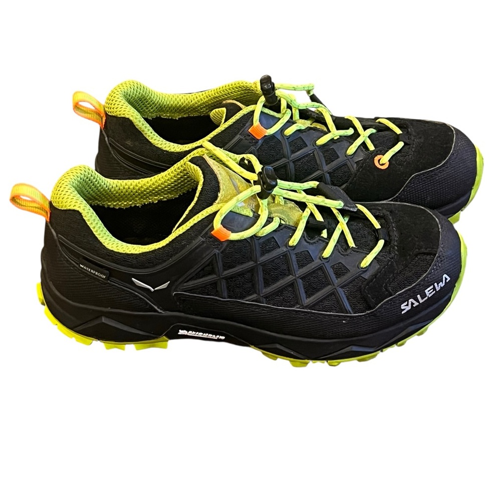 Salewa, Boys Black and Lime Sneakers, Size 3